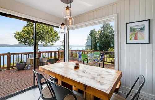 Langley Maison | Saratoga Waterview Escape