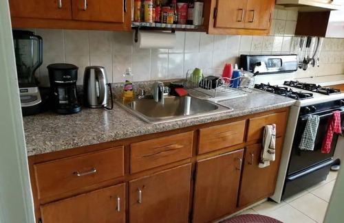 Brooklyn Maison | Sarge. Cozy. Beauitful. Place in.Flatbush. Bklyn. N. Y
