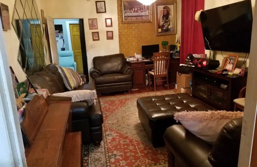 Brooklyn Maison | Sarge. Cozy. Beauitful. Place in.Flatbush. Bklyn. N. Y