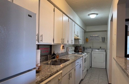 University Park Appartement | Sarge's Mojo Dojo Casa House