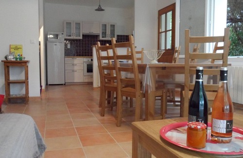 Caux Maison | La Salsepareille, confort et tranquillité proche de Pézenas