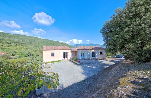 Sartene Villa | Sartene Orasi : appartement dans villa très confortable, climatisation, WiFi