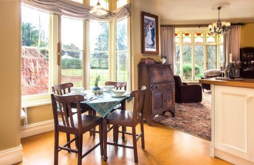Sassafras Maison | Sassafras village stay - historic home sleeps 4