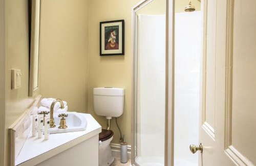 Sassafras Maison | Sassafras village stay - historic home sleeps 4