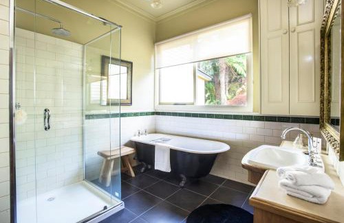 Sassafras Maison | Sassafras village stay - historic home sleeps 4