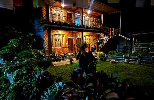 Turuk Maison | Satrangi Homestay Lamahatta