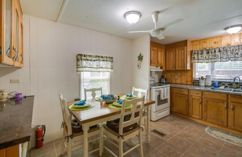 Satsuma Maison | Satsuma Home with Fire Pit and Dunns Creek Access!