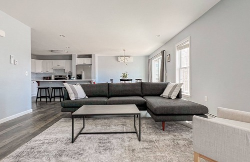Saugerties Maison | Saugerties Retreat 1 min walking from HITS, 7 BRs