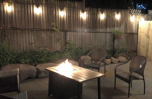 Saugerties Appartement | Saugerties Village Space with Great Backyard