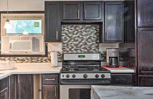 Sauk Village Maison | Sauk Village Ranch Home w/ Yard + Fireplace!