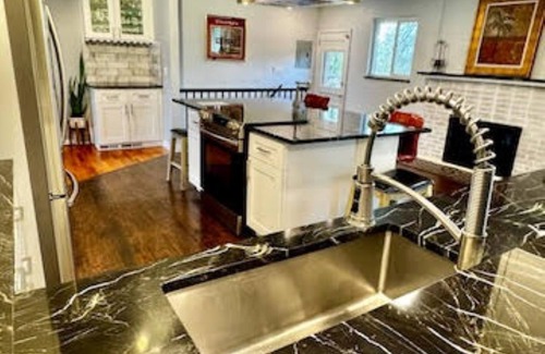 Arvada Plaza Area Maison | Open floor plan, spacious kitchen, large backyard w/Sauna, 10 mintues to Denver