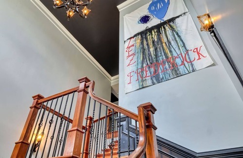 Old West Broad Neighborhood Maison | Savannah Frederick - 2nd floor