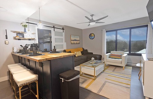 Snowshoe Copropriété | SC 5606: Top-notch & exclusive w/pool. Perfect for your next summer getway!