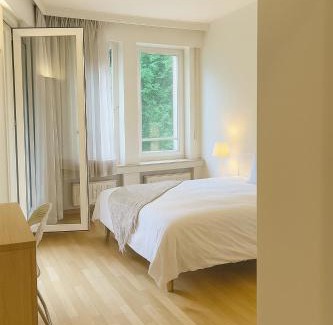 Nommern Appartement | Scandi Design 1BD Apartment - Workspace Parking