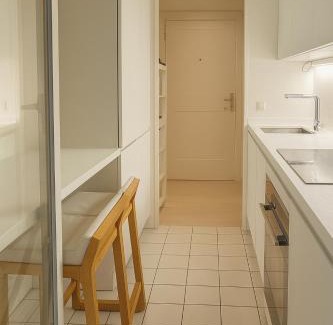 Nommern Appartement | Scandi Design 1BD Apartment - Workspace Parking