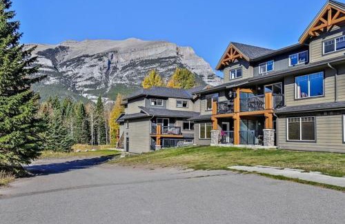 Copperstone Resort Appartement | Scenic Canmore Escape, Banff Pass Included