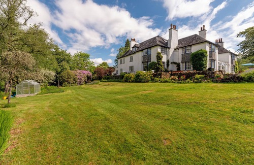 Taynuilt Appartement | Scenic country suite located at Lonan Country House & Gardens in Scotland!
