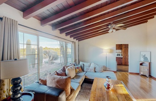 Tucson Maison | Scenic desert home with mountain views, covered patio, AC, & washer/dryer