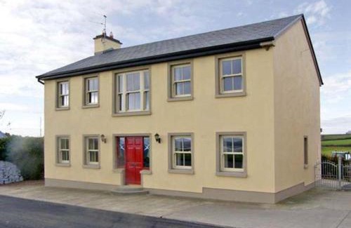 Labasheeda Maison | Scenic Estuary Way 3-Bed Home in Labasheeda
