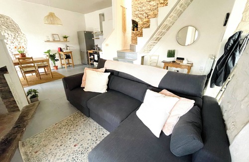 Colledimezzo Maison | Scenic Italian Escape: Cozy & Modern Vacation Home