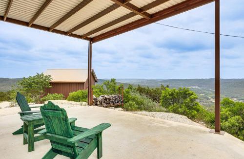 Leakey Maison | Scenic Leakey Vacation Rental with Private Patio!