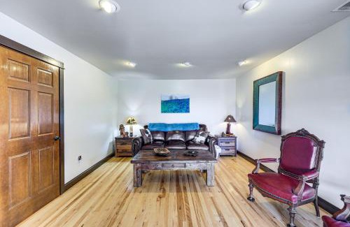 Leakey Maison | Scenic Leakey Vacation Rental with Private Patio!