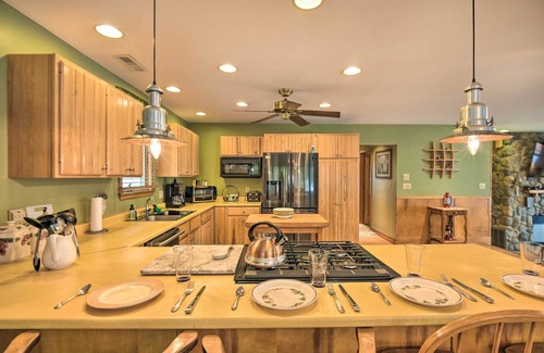 Waterboro Maison | Scenic Little Ossipee Lake Retreat w/ Grill!