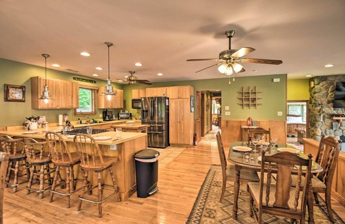 Waterboro Maison | Scenic Little Ossipee Lake Retreat w/ Grill!