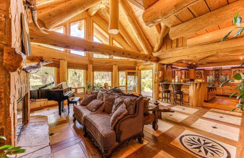 Payson Maison | Scenic Payson Cabin with Wraparound Patio