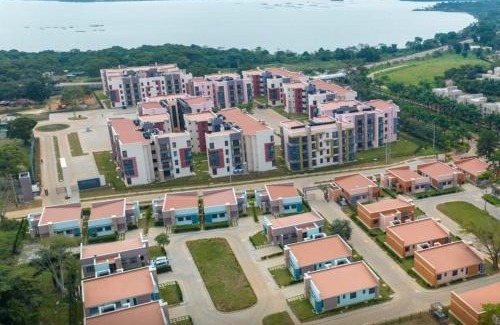 Entebbe Appartement | Scenic Serenity at Pearl Marina