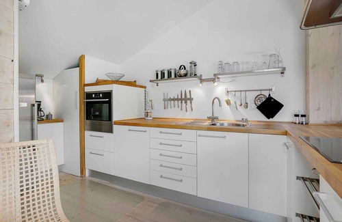 Kirke Hyllinge Maison | Scenic summer house near quiet lapping waves