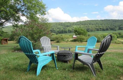 Millerstown Maison | Scenic View Lodging