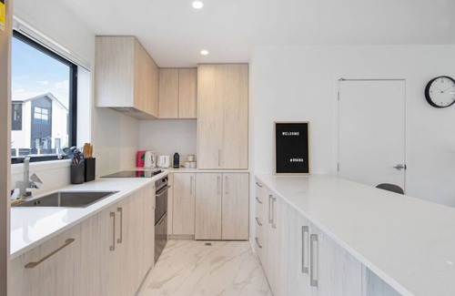 Trentham Maison | Scenic Views from our 2-BR Trentham Hideaway