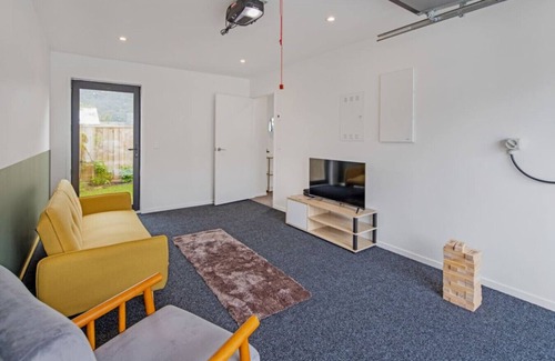 Trentham Maison | Scenic Views from our 2-BR Trentham Hideaway