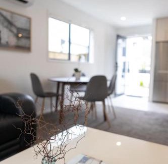 Trentham Maison | Scenic Views from our 2-BR Trentham Hideaway