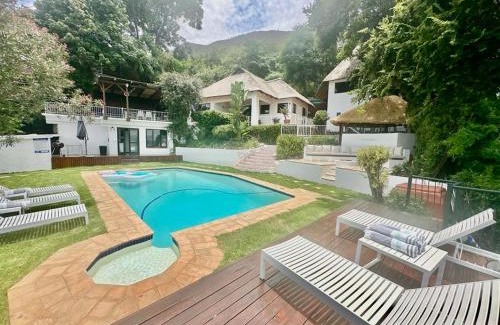 Kosmos Maison | ScenicViews@103