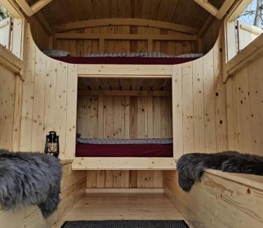 Gustow Autre | Schäferwagen auf dem Biogut-Saalkow