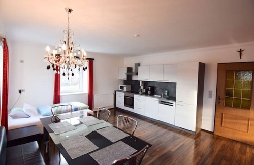 Sankt Martin-Karlsbach Appartement | Schöne 90m² Wohnung mit Drei Zimmern am Land