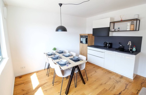 Friedrichshain Appartement | Schöne 3-Zimmerwohnung mit Lift im 1.OG für Familien und Gruppen