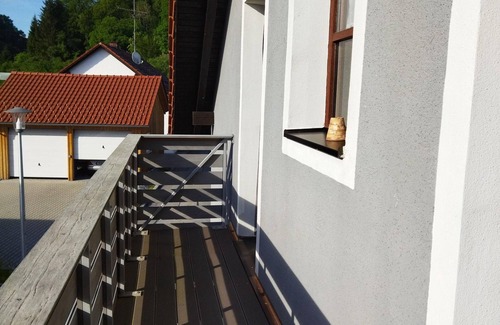 Winzer Appartement | Schöne Atelierferienwohnung mit Balkon a. d. Donau