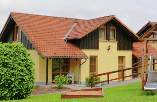 Neuscheidenbach Maison | Schöne Doppelhaushälfte mit Terrasse à Schirgiswalde
