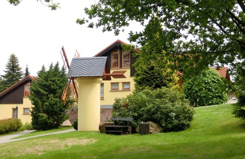 Neuscheidenbach Maison | Schöne Doppelhaushälfte mit Terrasse à Schirgiswalde