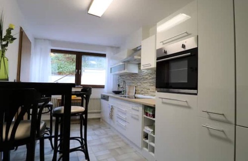 Neckarbischofsheim Appartement | Schöne Einliegerwhg in Villa mit Traumlage