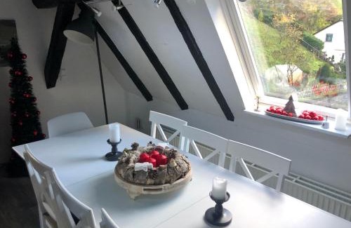 Mainz-Bingen Appartement | Schöne Ferienwohnung Altes Gebälk Fachwerkhaus