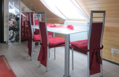 Bremen Appartement | Schöne Ferienwohnung im HAUS SONNENGARTEN mit WLAN und Parkplatz in Achim bei Bremen