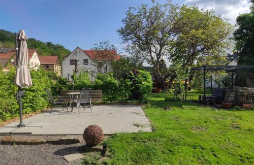 Großeutersdorf Appartement | Schöne gemütliche Ferienwohnung am Saaleradweg