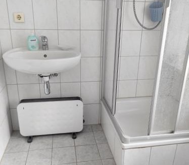 Großeutersdorf Appartement | Schöne gemütliche Ferienwohnung am Saaleradweg