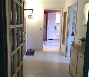 Nordliche Muhlenvorstadt Appartement | Schöne Große Wohnung, Terrasse, Kamin, Parkplatz, 2 Schlafzimmer