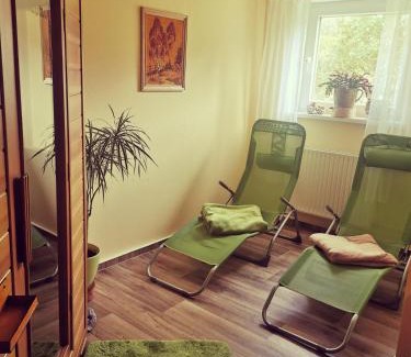 Frankenberg Appartement | Schöne, helle, ruhige Wohnung und Wellness Sauna