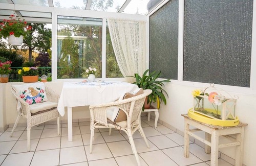 Osterholz Appartement | Schöne, Helle Wohnung im Landhausstil mit Wintergarten und Gartennutzung